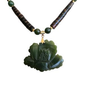 Vtg Carved Green Jade Flower Beaded Pendant Necklace 18” Coconut Shell Beads